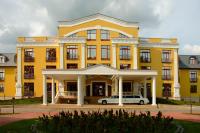 Az 5 csillagos Polus Palace Thermal Golf Club Hotel főépülete Pólus Palace Golf Club Hotel Göd - termál wellness és golf club Gödön - 